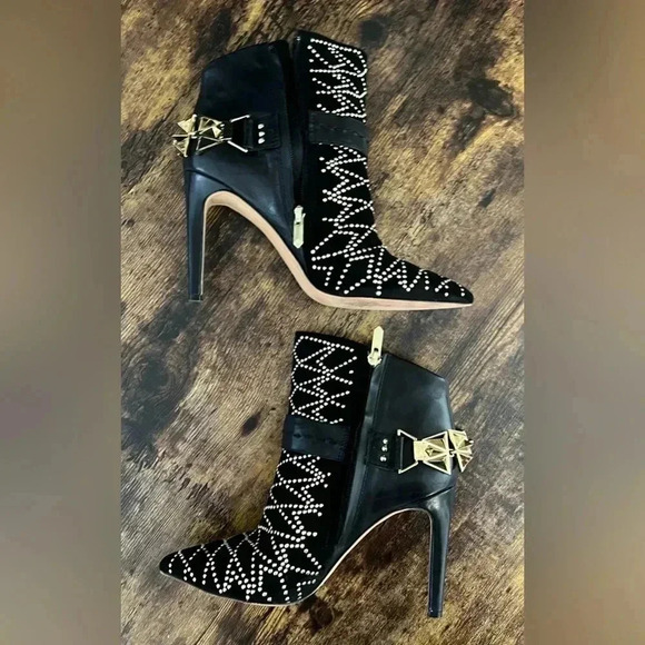 Sam Edelman | ladies Mila studded bootie shoe. Size: 8M - Picture 6 of 15